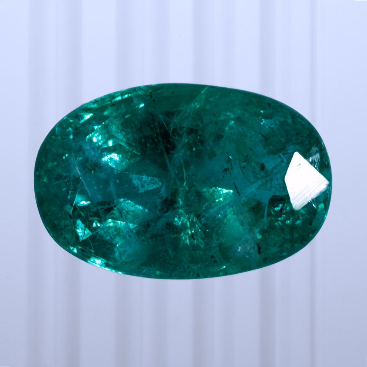1.51 ct Emerald, Russia, Oiled F1, Oval Cut, photo 1 of 4