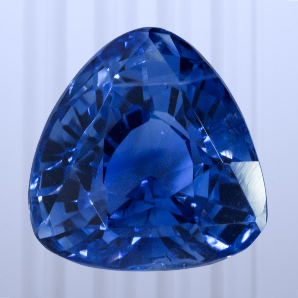 4.77 ct Cornflower Sapphire, Sri Lanka (Ceylon), Heated, Trillion Cut, photo 1 of 5