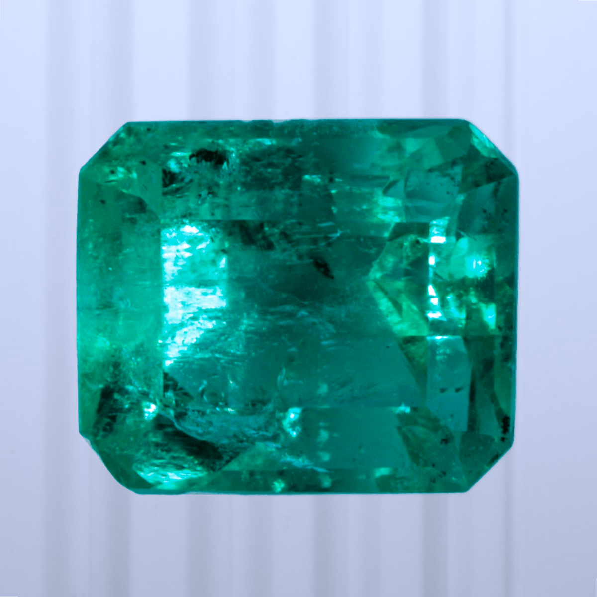 0.85 ct Emerald, Colombia, Oiled F1, Emerald Cut, photo 1 of 4